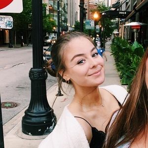 Meet your Posher, Olivia